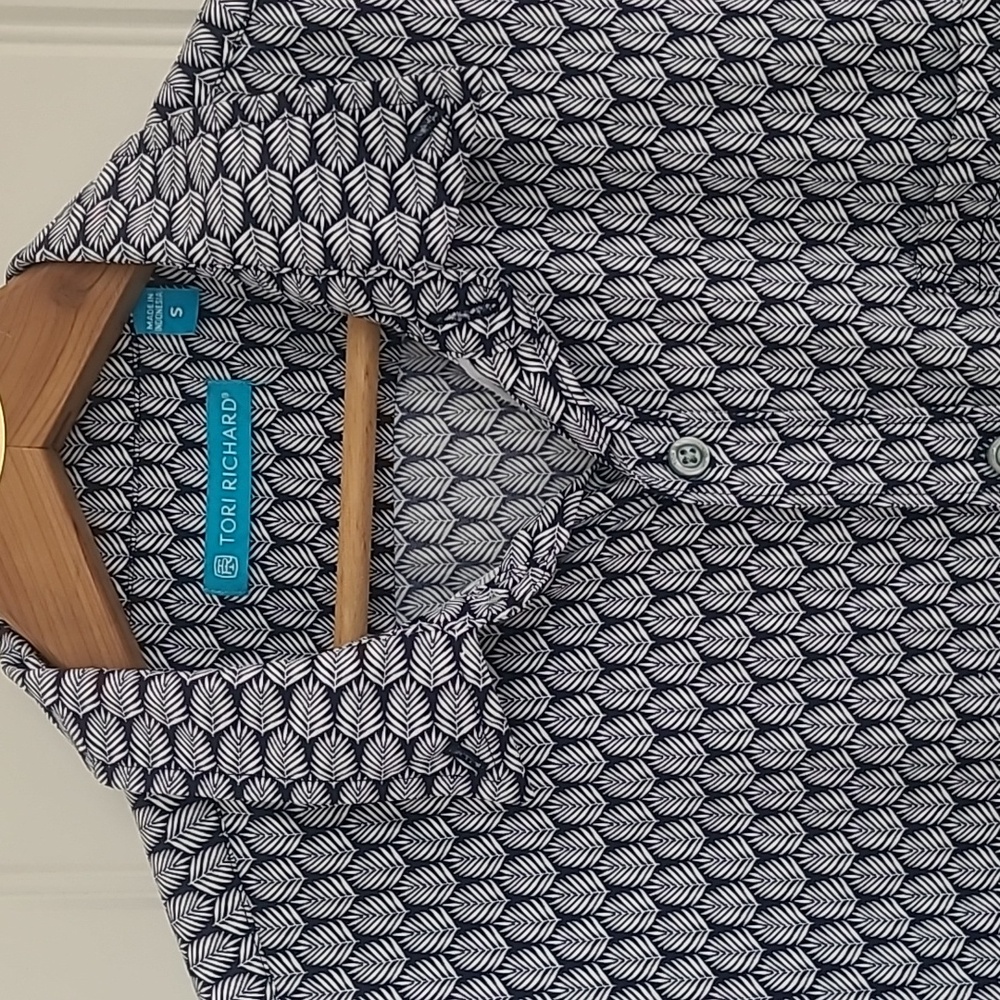 Tori Richard Cooleidoscope Technology Button Down